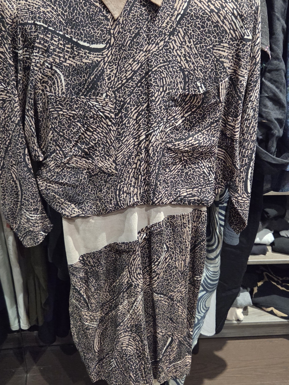 Vintage Dress rinted Two-Piece Set in Black and Beige